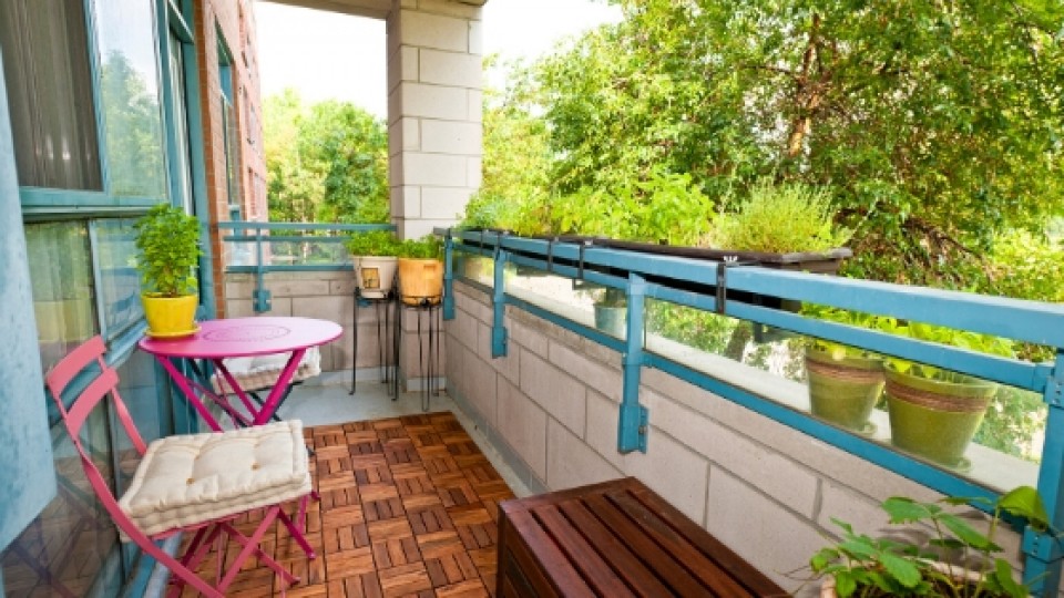 Sácale partido a tu balcón para disfrutar del buen tiempo.